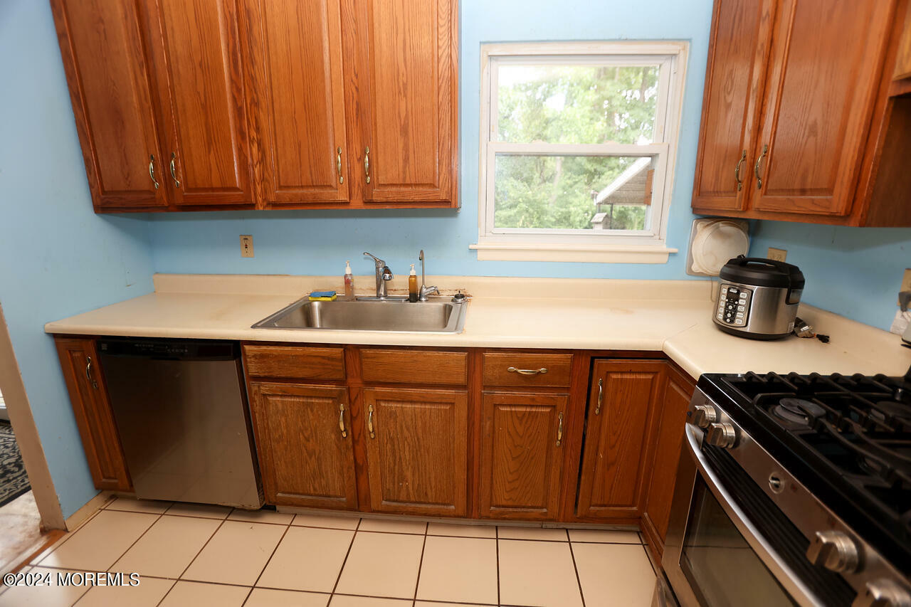 Property Photo:  21 Aberdeen Terrace  NJ 07748 