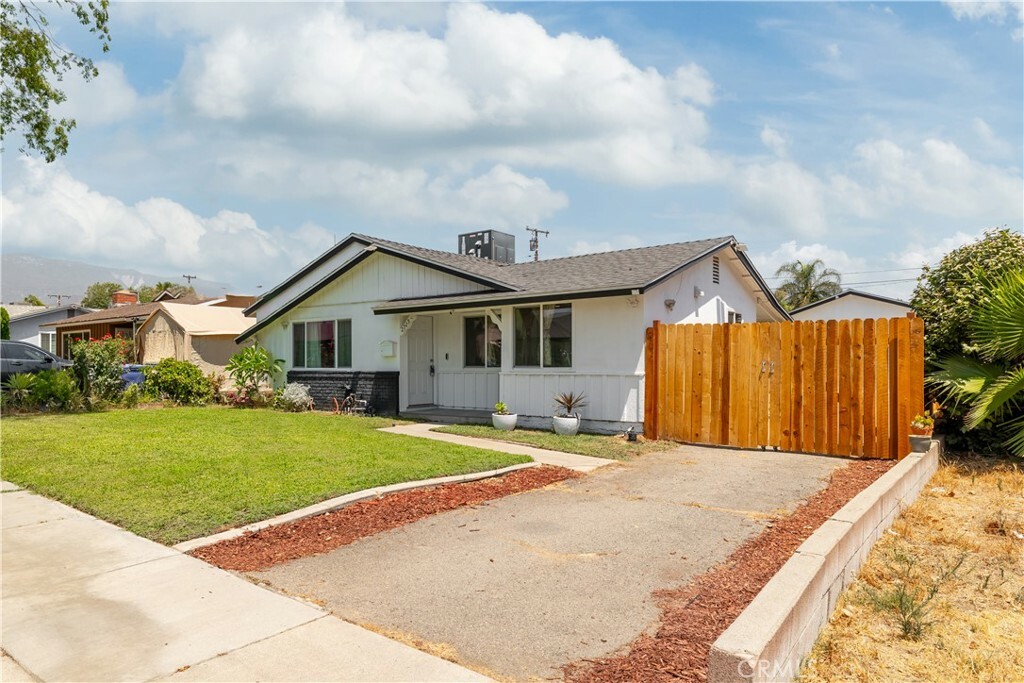 Property Photo:  2725 Lawrence Avenue  CA 92404 