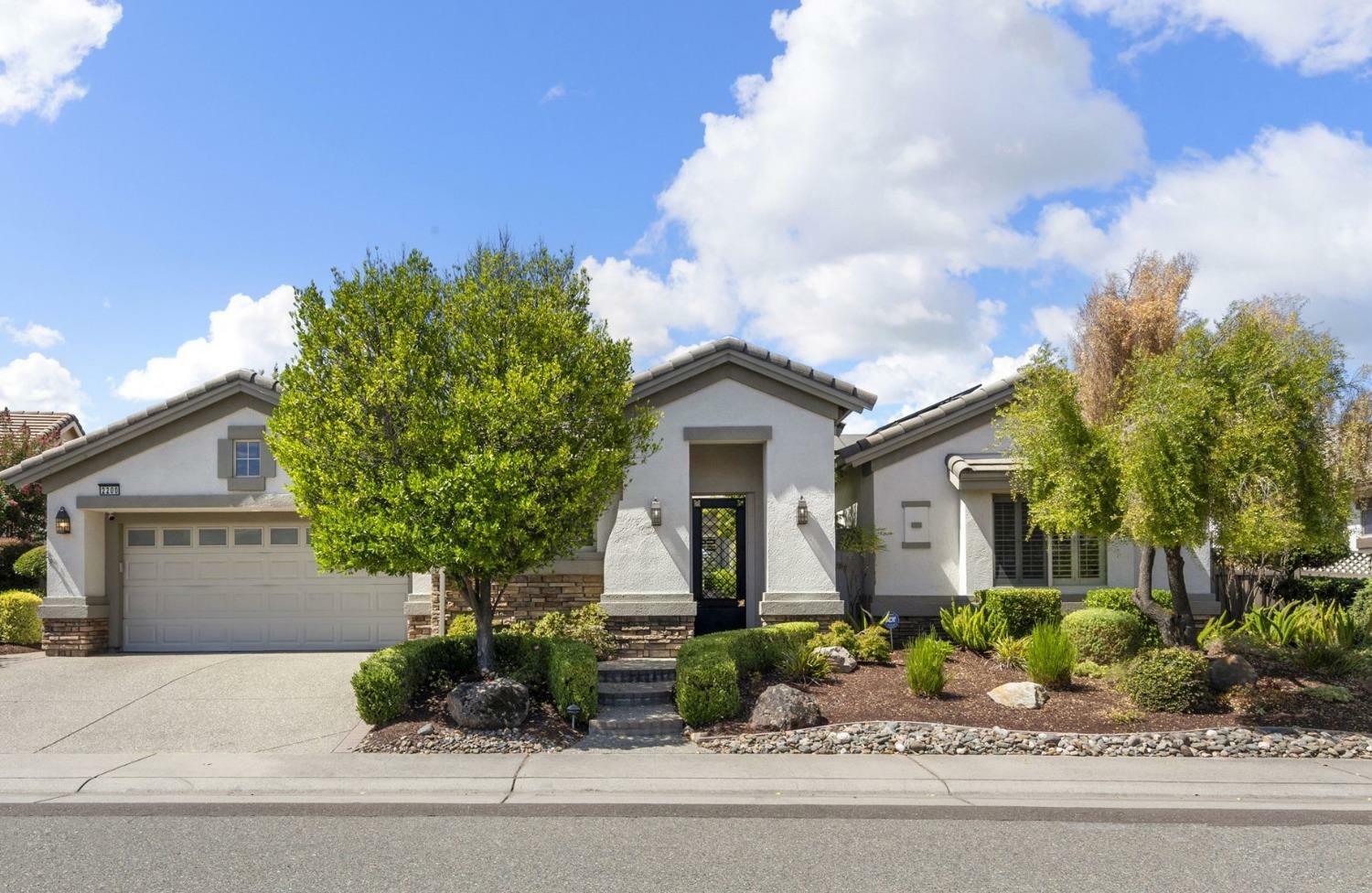 Property Photo:  2200 Lamplight Lane  CA 95648 