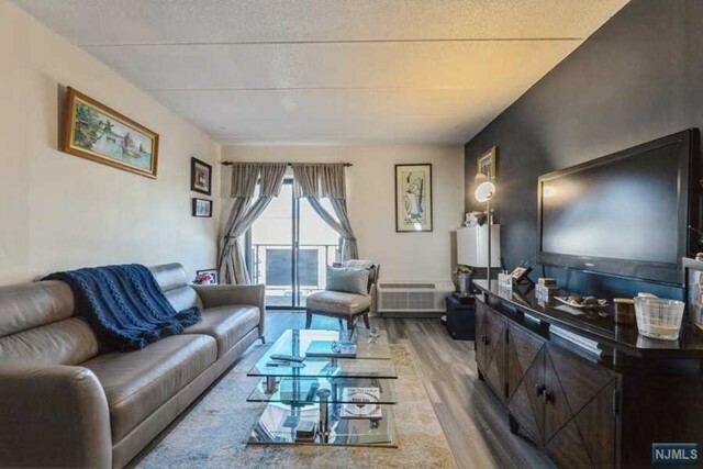 Property Photo:  5 Linden Street 2J  NJ 07601 