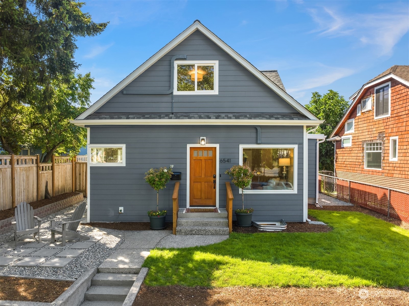 Property Photo:  6541 Sunnyside Avenue N  WA 98103 