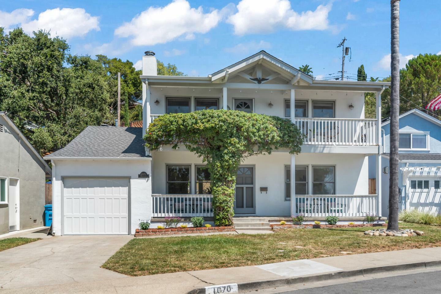 Property Photo:  1070 Lupin Way Upper  CA 94070 