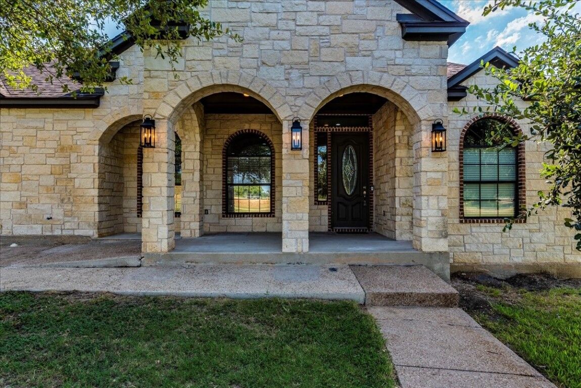 Property Photo:  500 N Fm 1626  TX 78610 