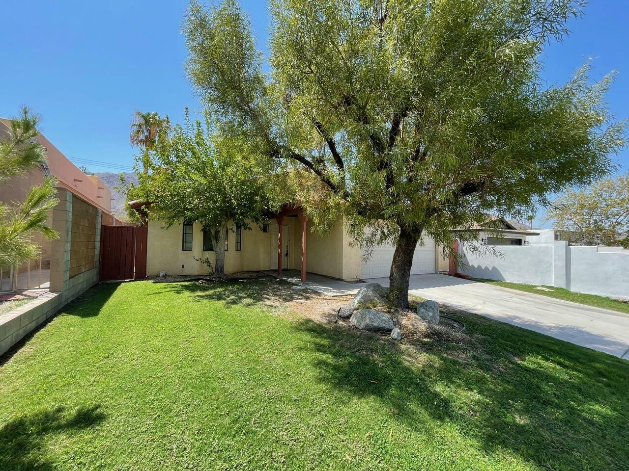 Property Photo:  54561 Avenida Alvarado  CA 92253 