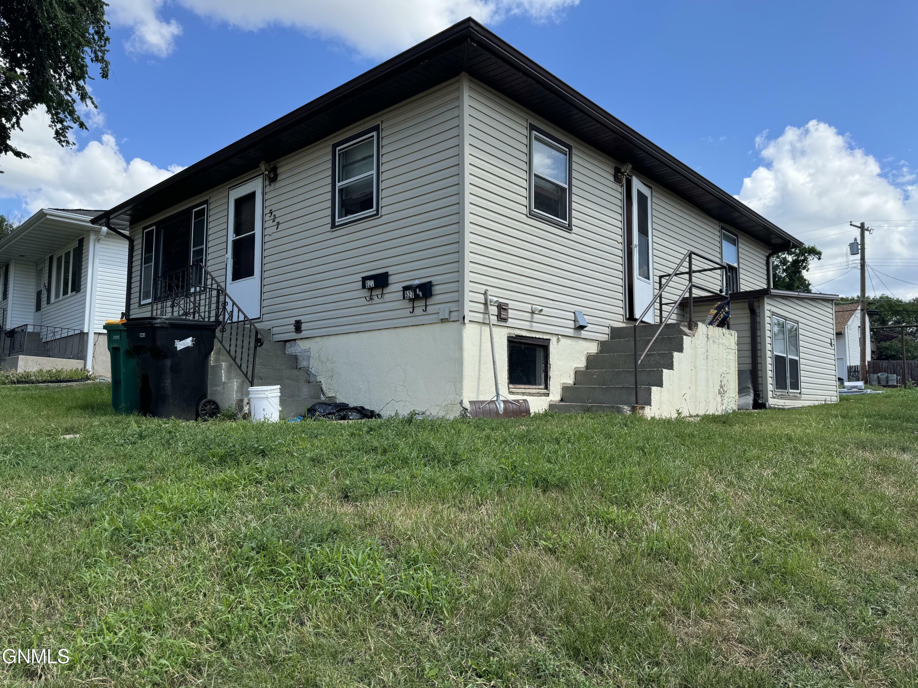 Property Photo:  527 19th Street  ND 58501 