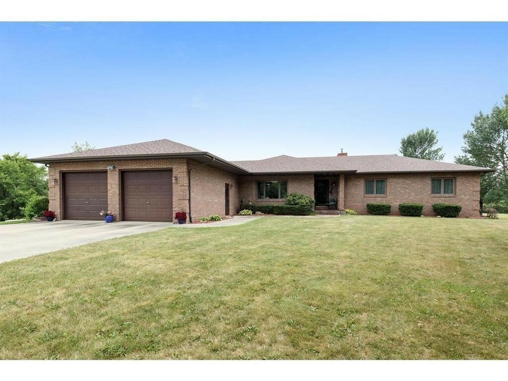 Property Photo: 17250 Meredith Drive IA 50325