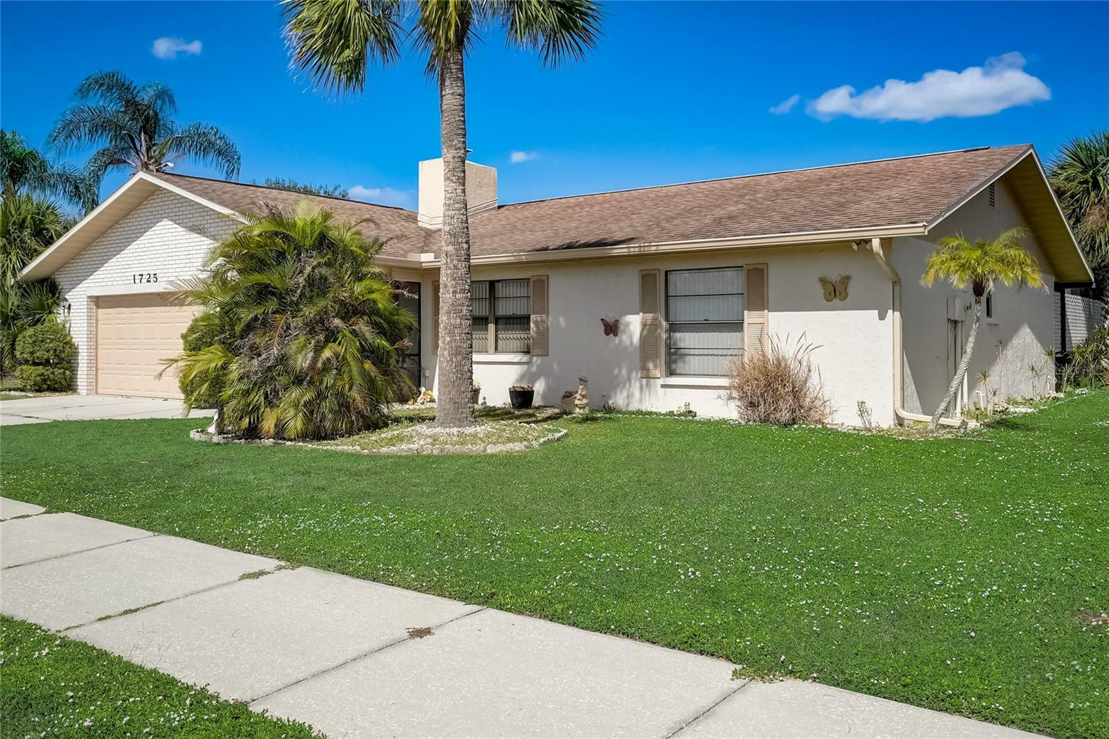 Property Photo:  1725 Country Meadows Drive  FL 34235 