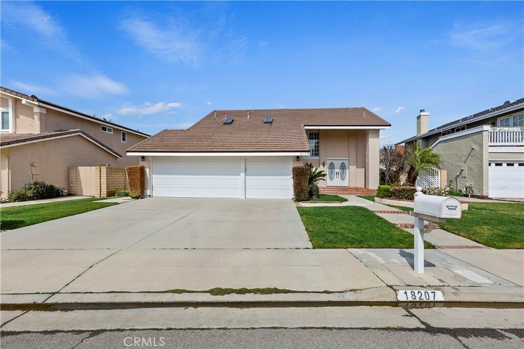 Property Photo:  18207 Leaf Circle  CA 92648 