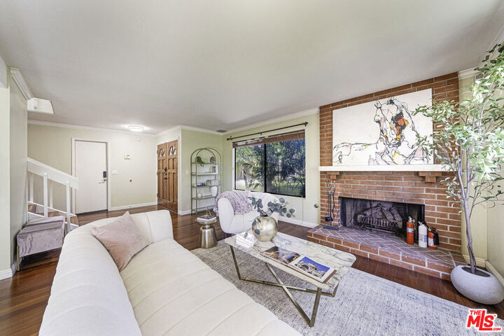 Property Photo:  2 Northwoods Lane  CA 91214 