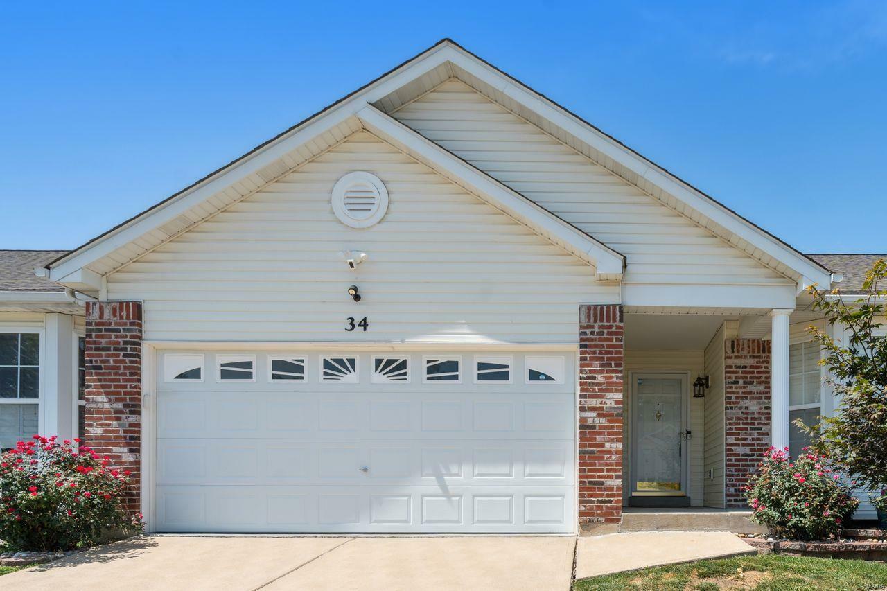 Property Photo:  34 Twelve Oaks Court  MO 63376 