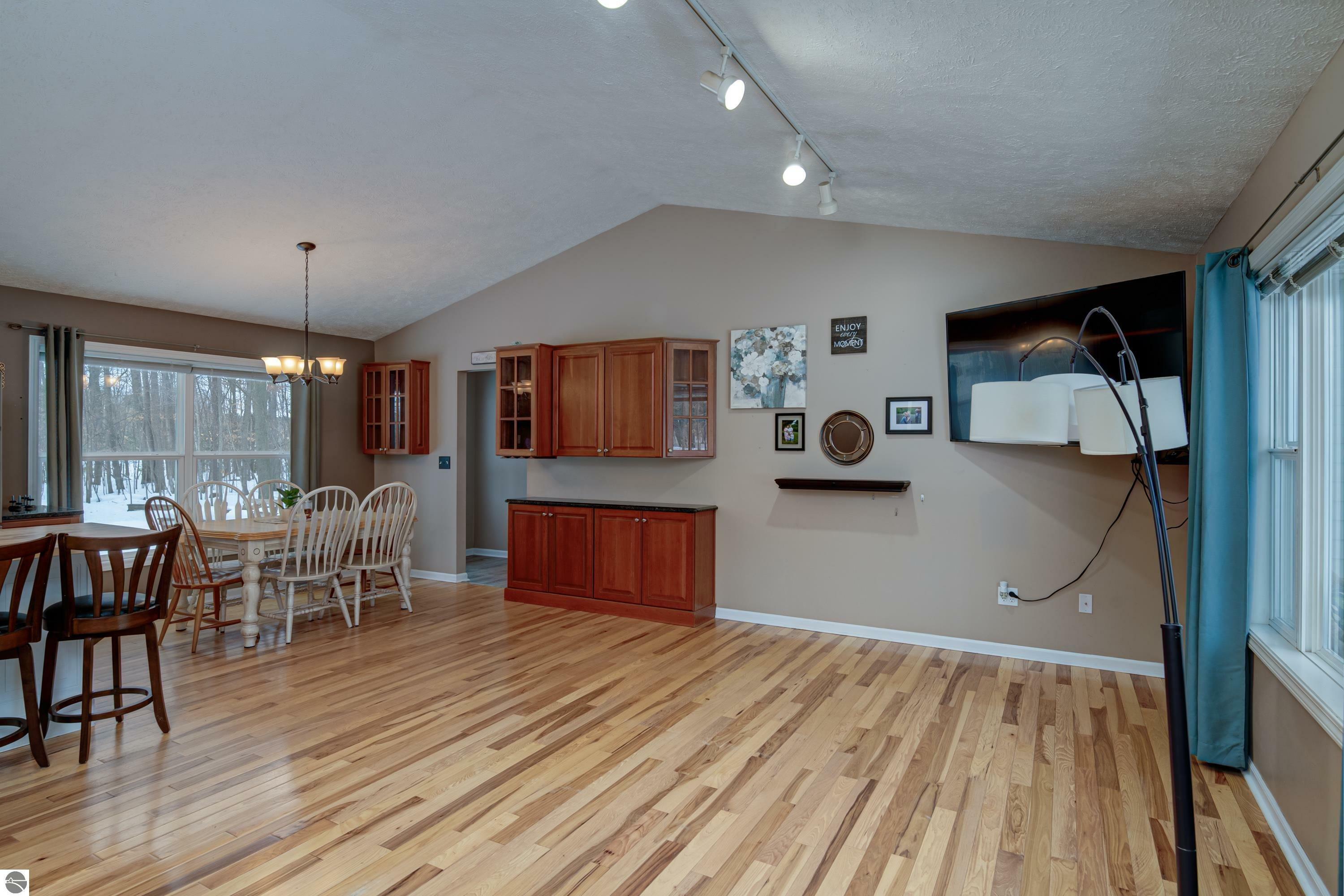 Property Photo:  5175 Marks Lane  MI 49684-8331 