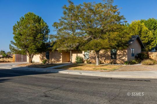 Property Photo:  616 Yellow Astor Ave  CA 93555 