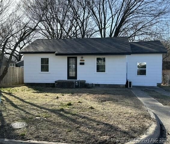 Property Photo:  1611 Claremore Avenue  OK 74056 