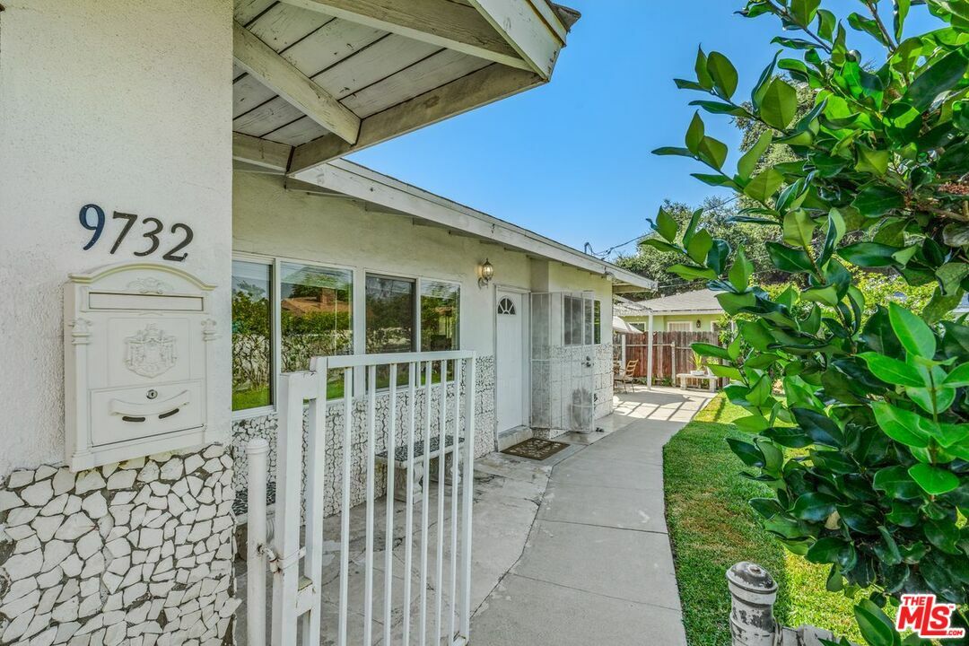 Property Photo:  9732  E Camino Real Ave  CA 91007 