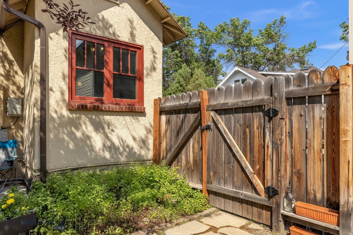 Property Photo:  1014 S 6th Street  MT 59715 