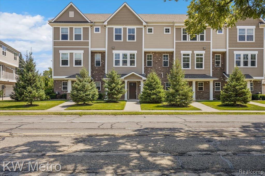 Property Photo: 3542 Rochester Road MI 48073 2815