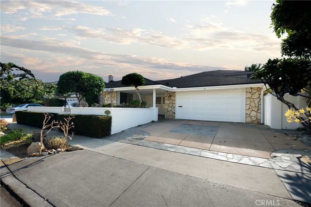 Property Photo:  16401 Serenade Lane  CA 92647 