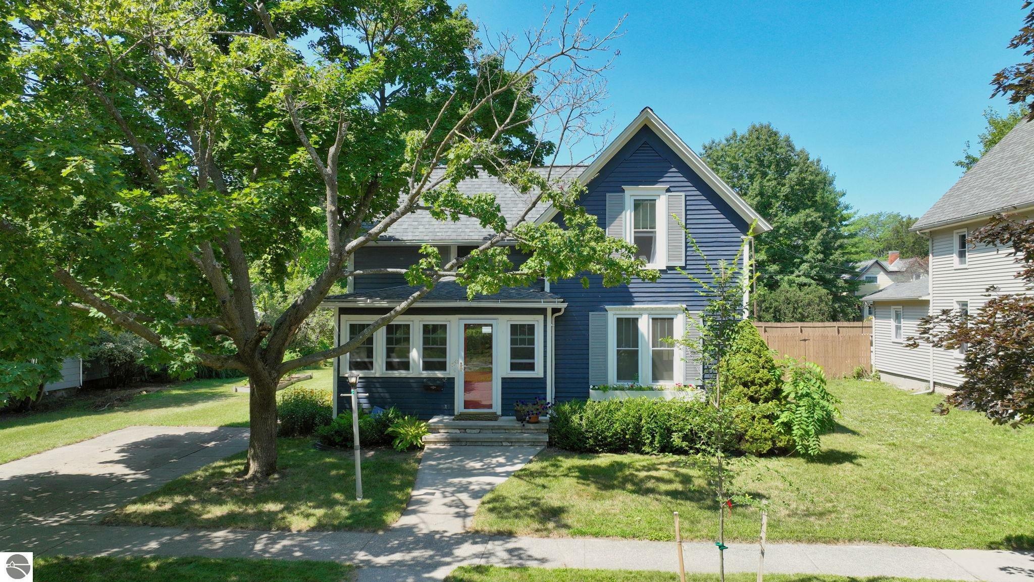 Property Photo:  410 S Kinney Avenue  MI 48858 