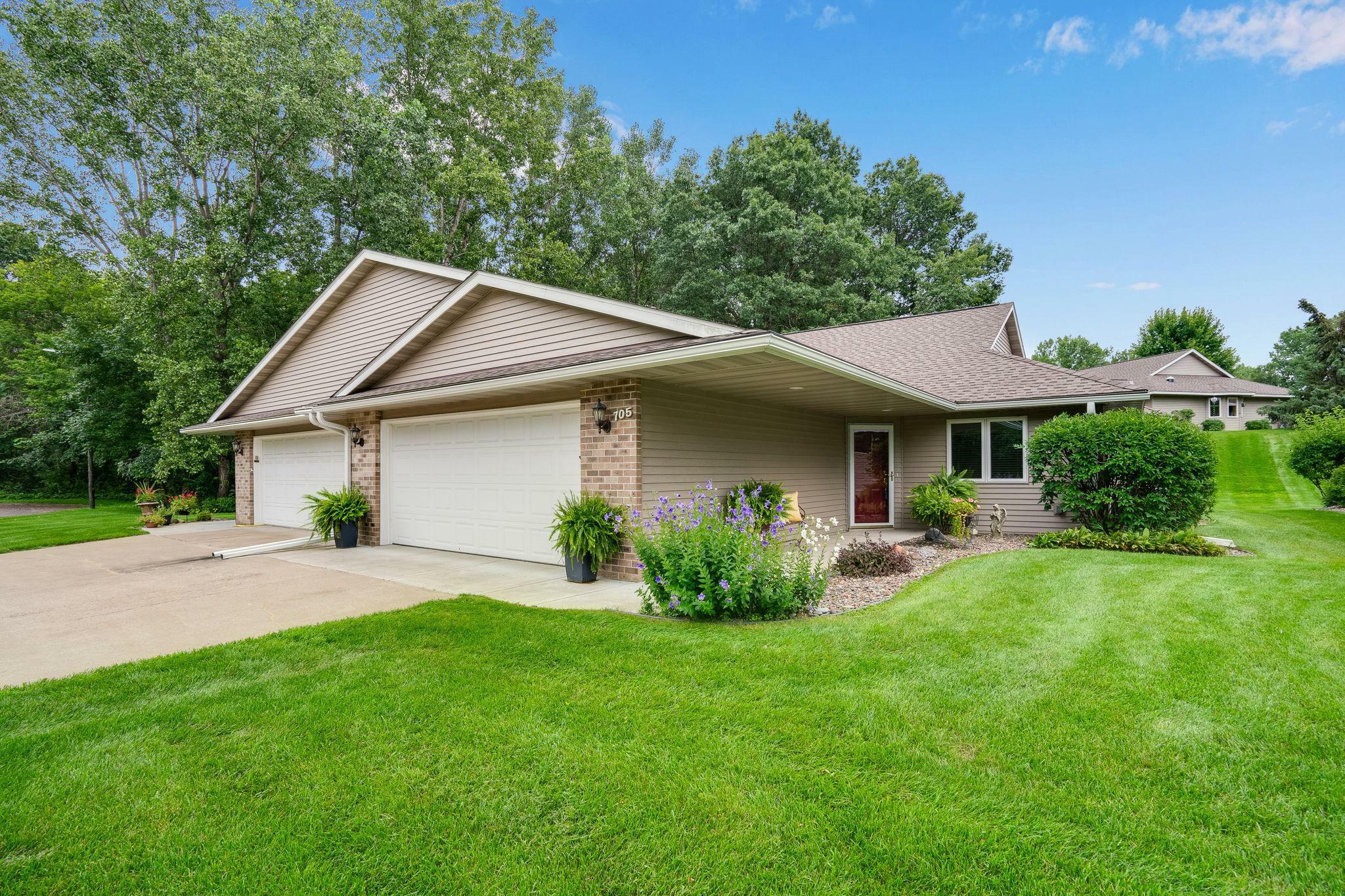 Property Photo:  705 Shelton Drive  MN 55082 