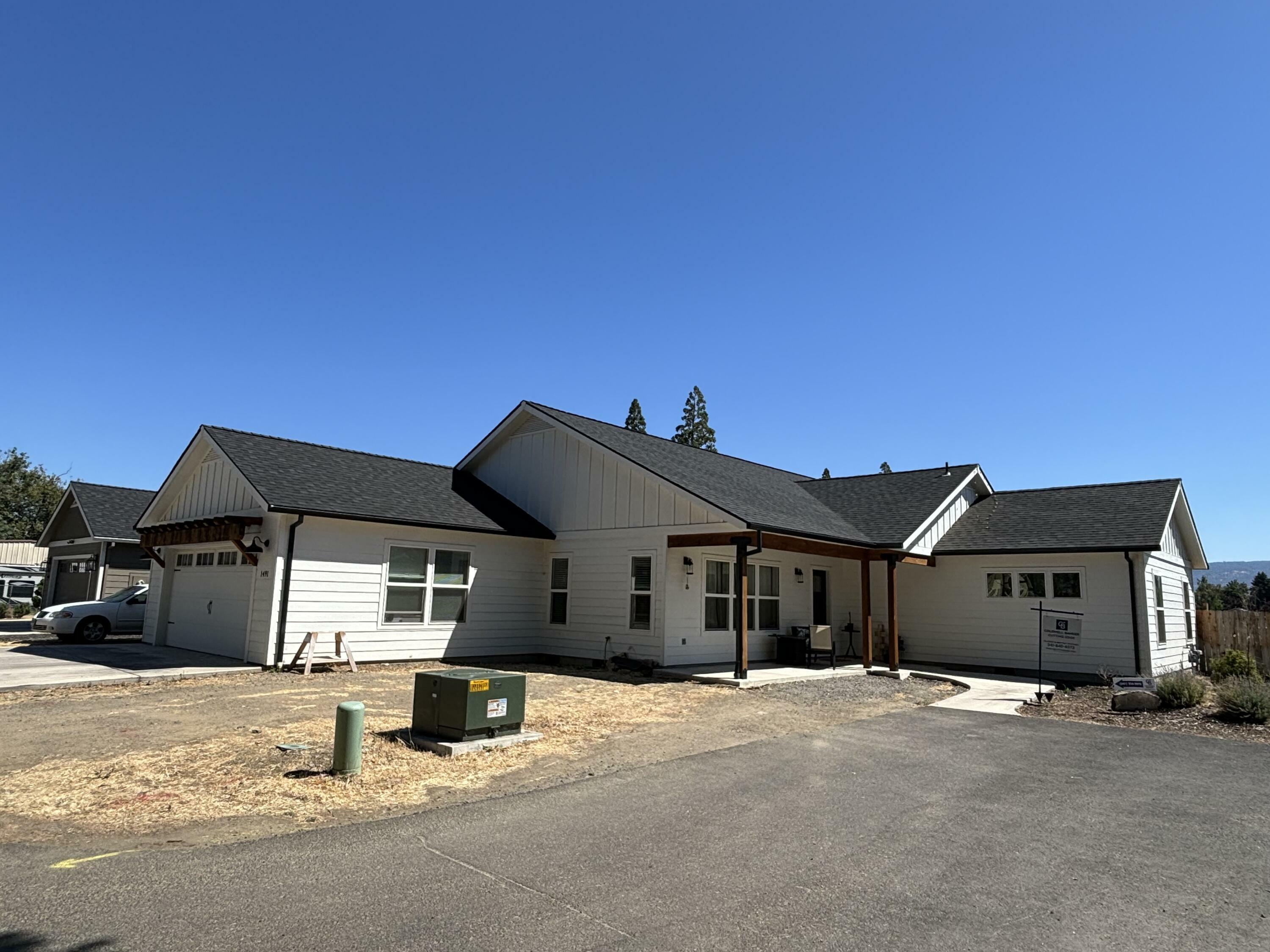 Property Photo:  1491 Kings Highway  OR 97501 