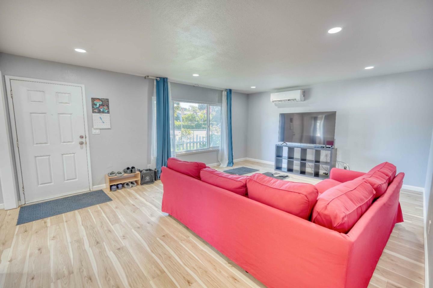 Property Photo:  101 Garden Street  CA 94303 