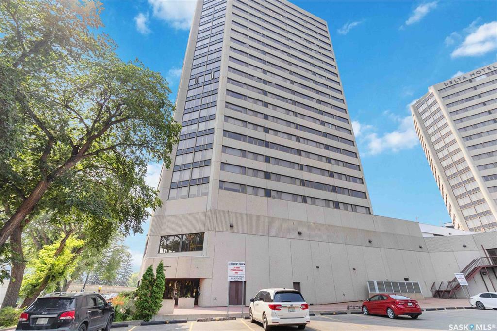 Property Photo: 424 Spadina Crescent E 2460 SK S7K 6X7