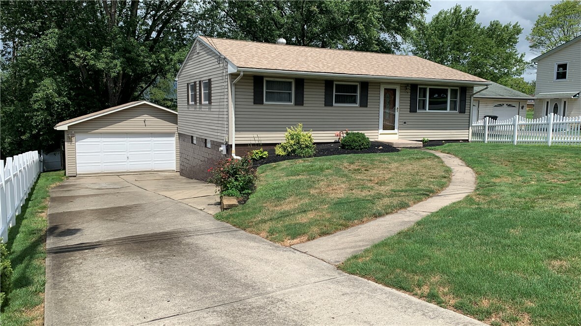 39 Dolly Ave  Jeannette PA 15644 photo