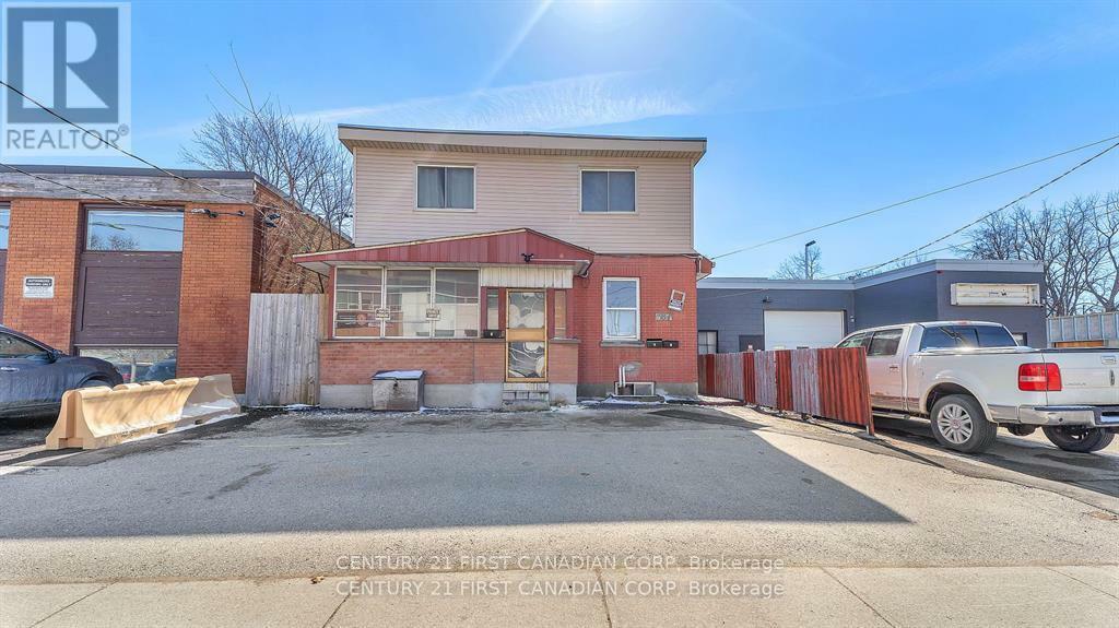 Property Photo:  387 Horton Street East  ON N6B 1L6 