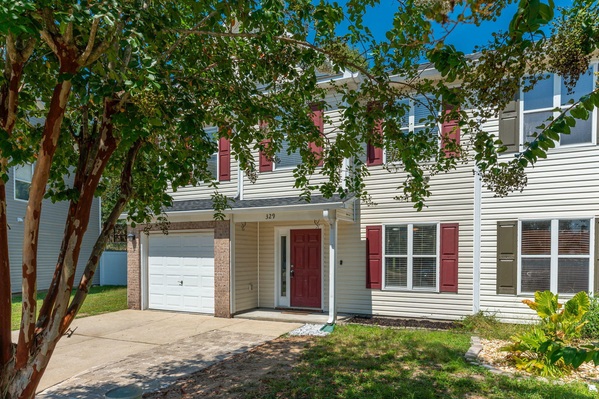 Property Photo: 329 Dahlquist Drive FL 32539