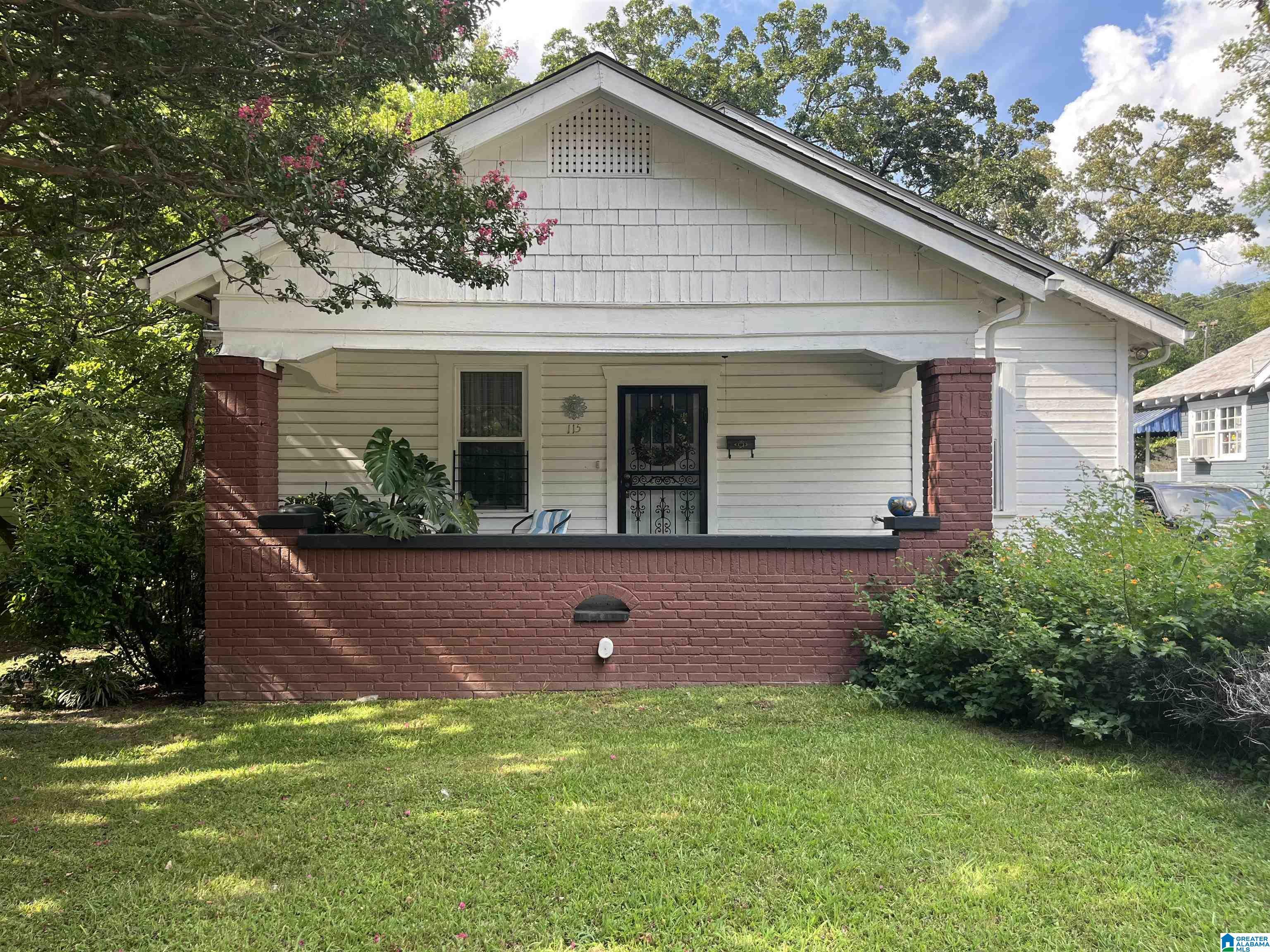 Property Photo:  115 E 21st Street  AL 36201 