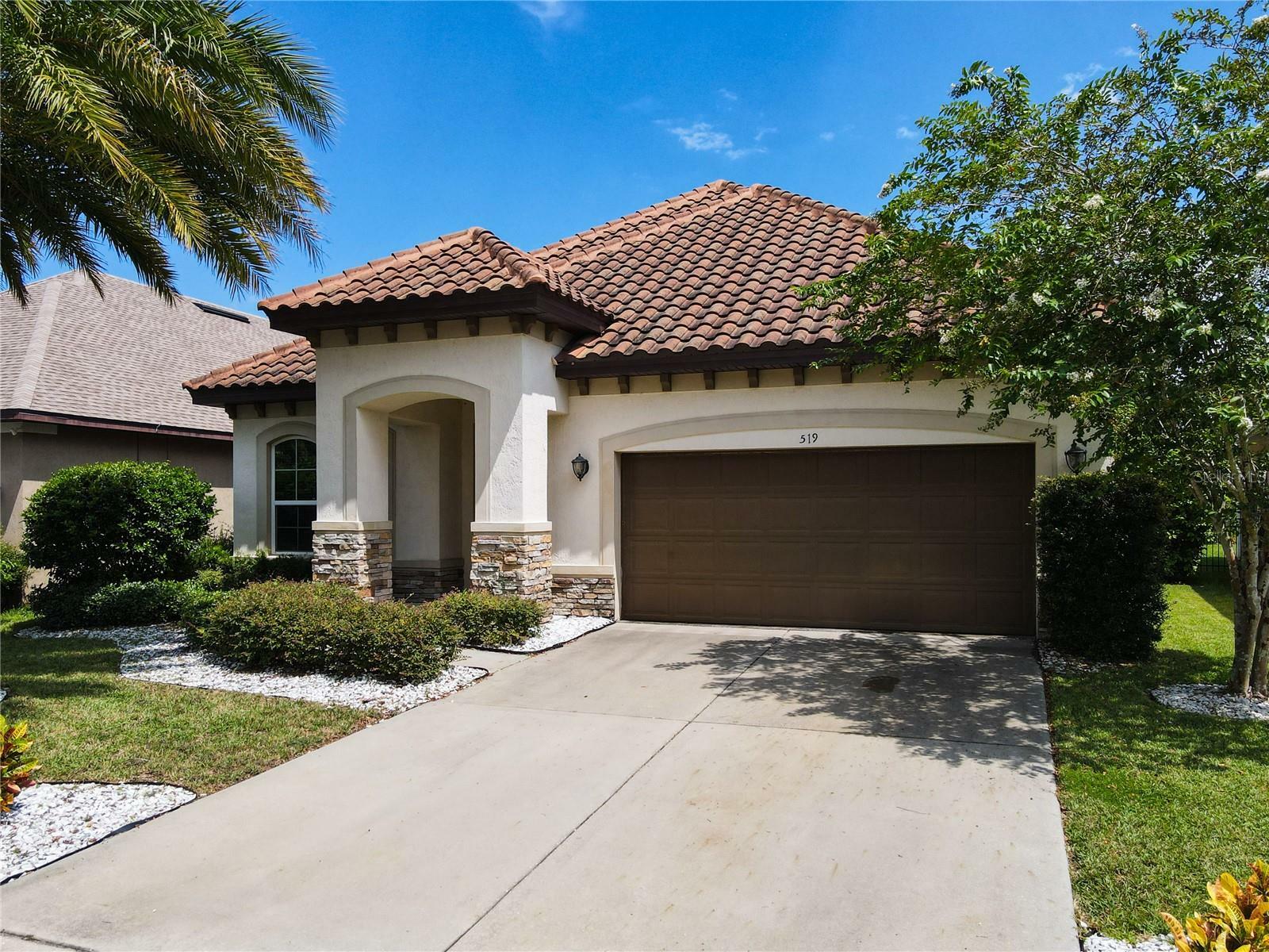 Property Photo:  519 Gunston Court  FL 33837 