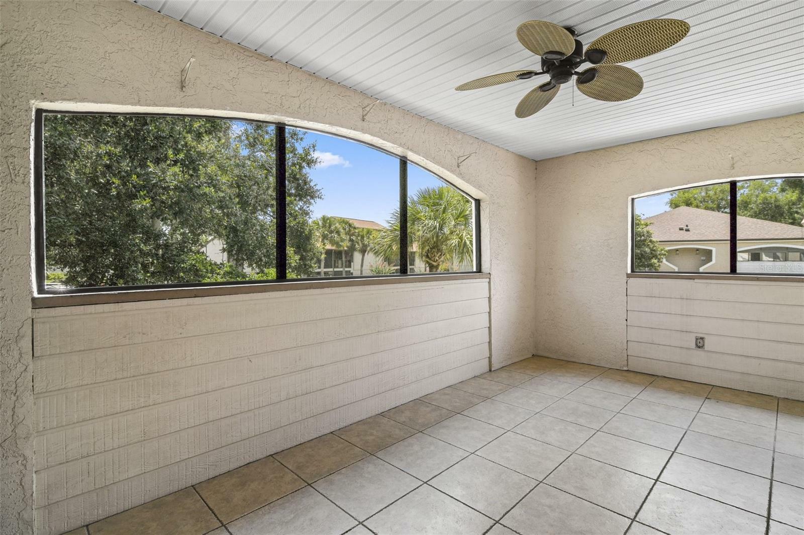 Property Photo:  2930 S Semoran Boulevard 408  FL 32822 