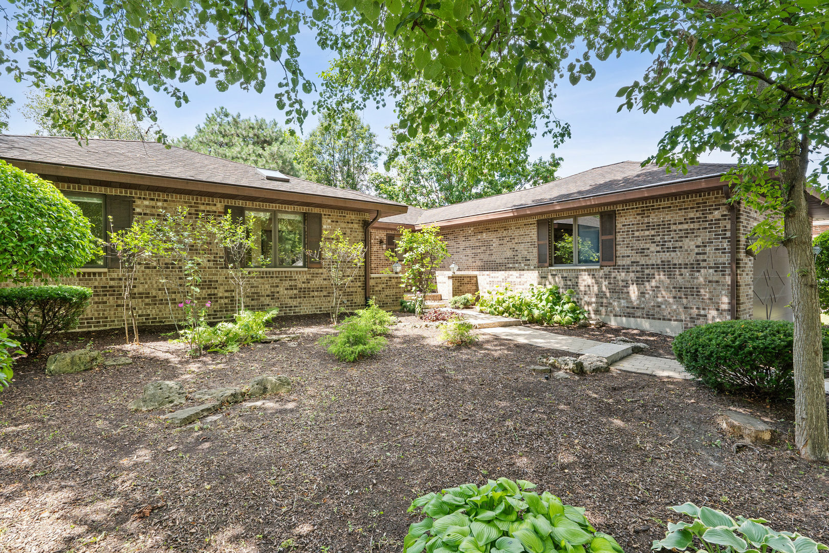 Property Photo:  5124 Barnwall Court  IL 60532 