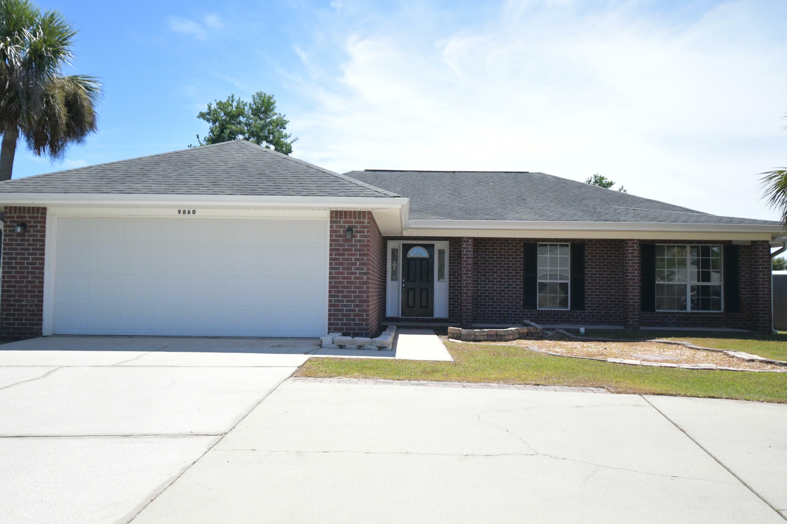 Property Photo:  9860 Parker Lake Circle  FL 32566 