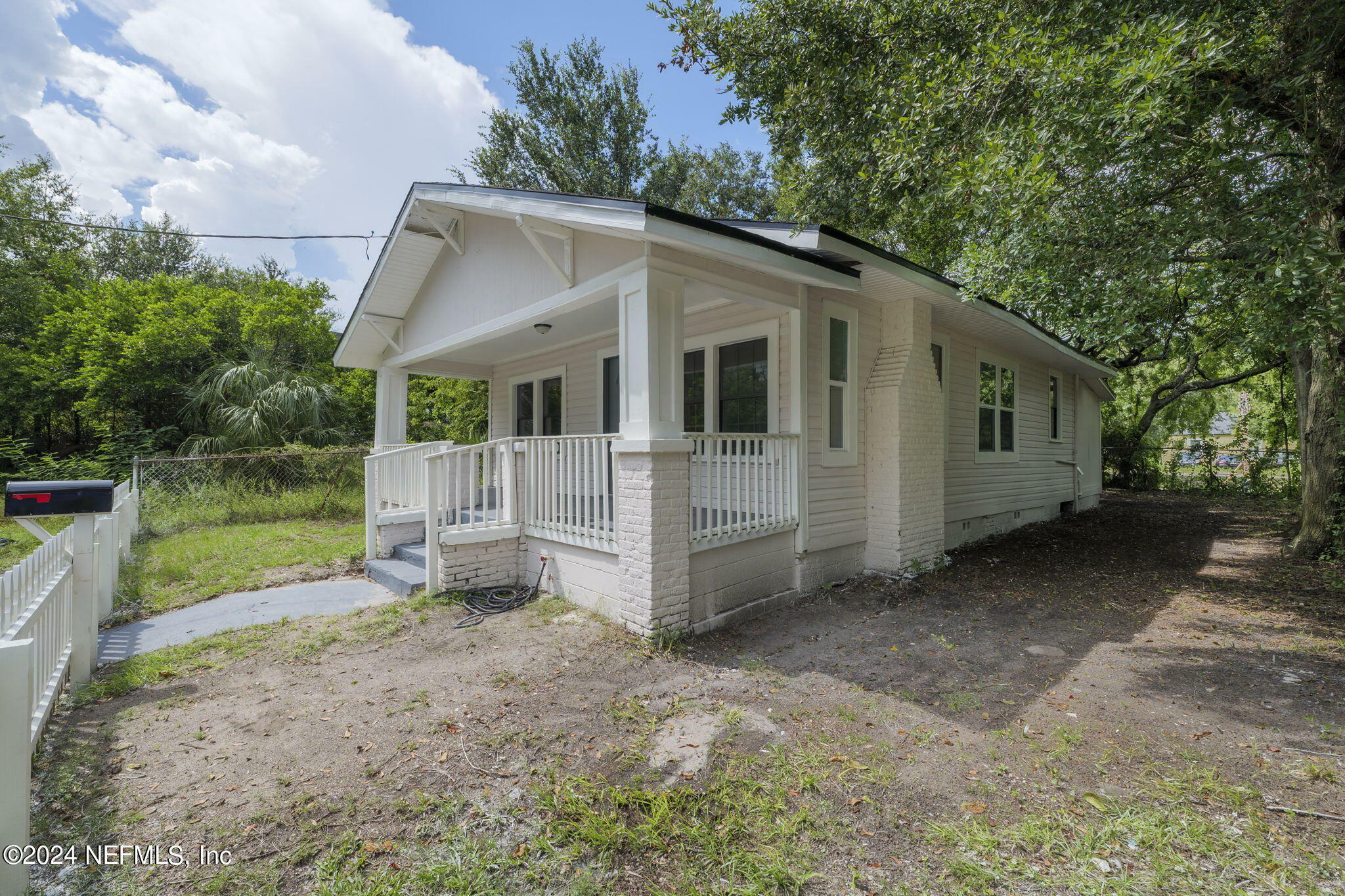 Property Photo:  929 W 12th Street  FL 32209 