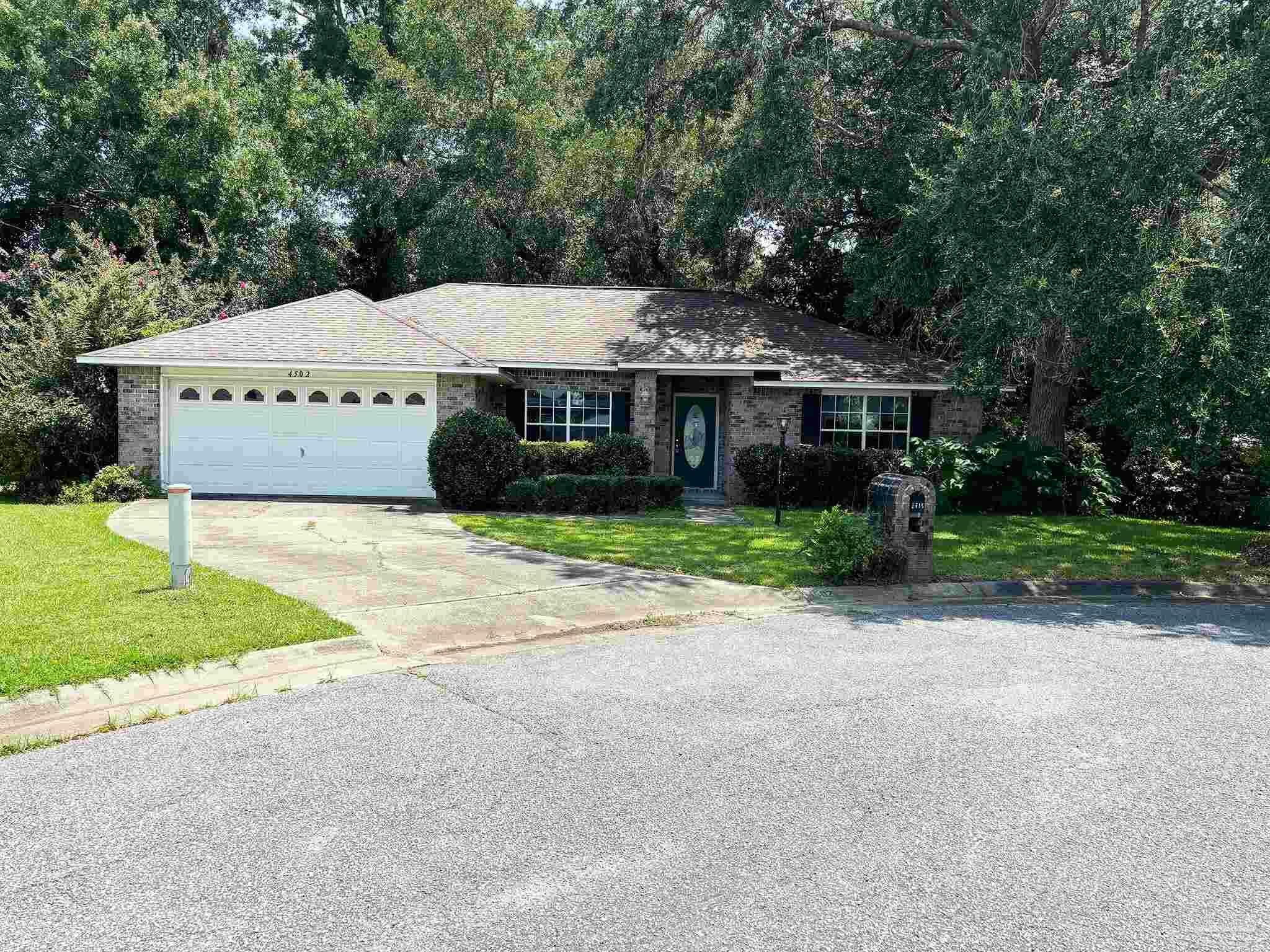 Property Photo: 4502 Springview Ct FL 32571