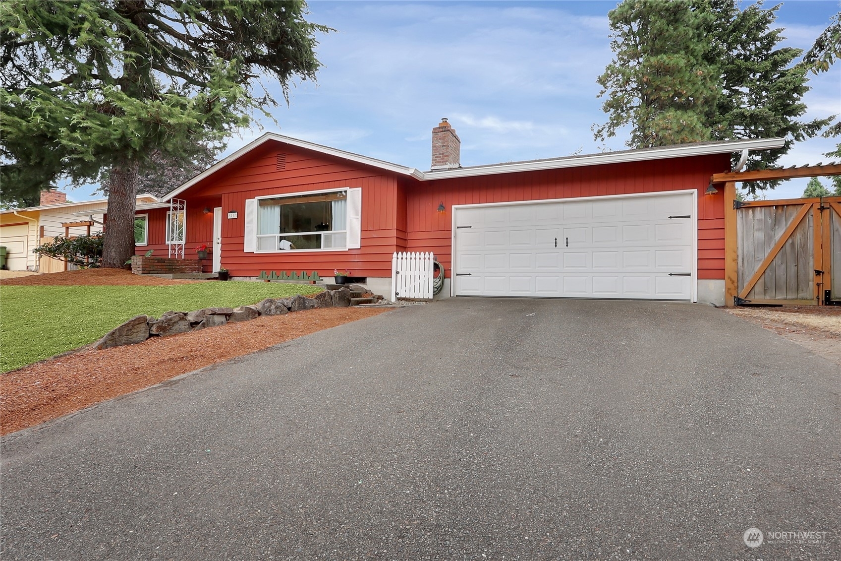 Property Photo:  5017 66th Avenue Ct W  WA 98467 