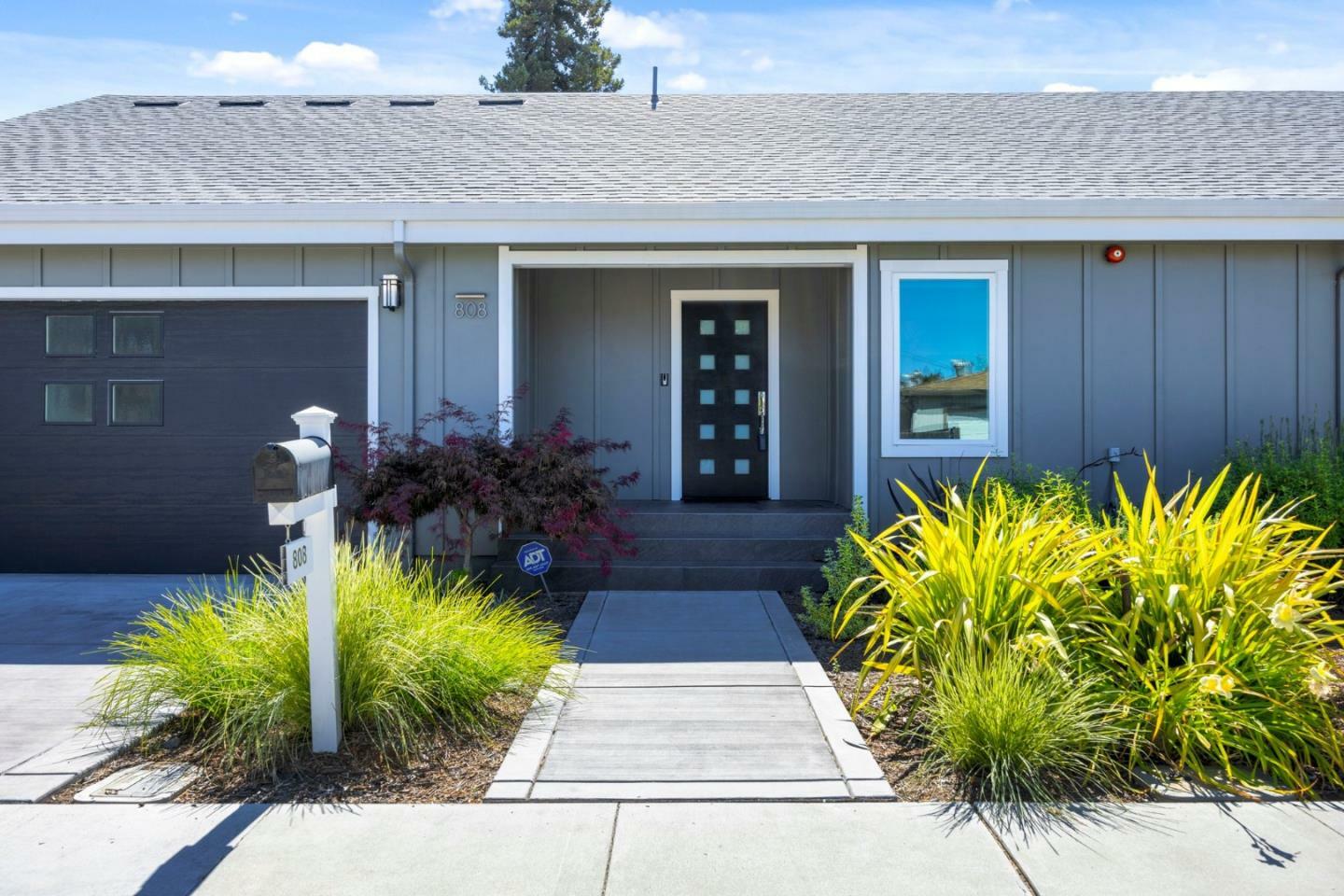 Property Photo:  808 11th Avenue  CA 94063 