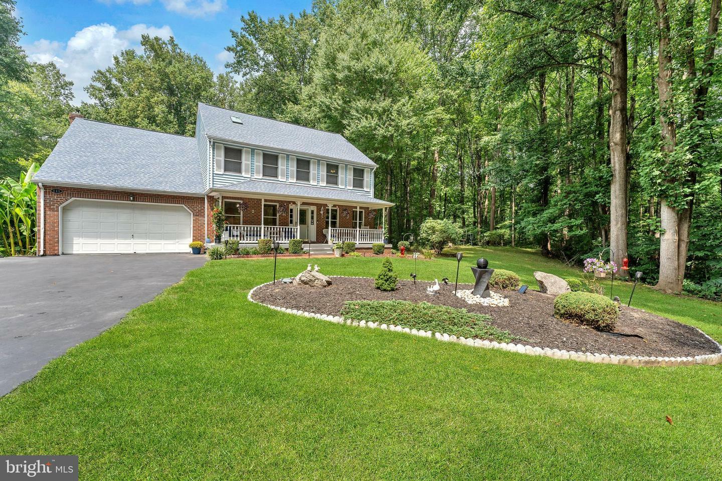 Property Photo:  811 Richardson Drive  MD 20776 