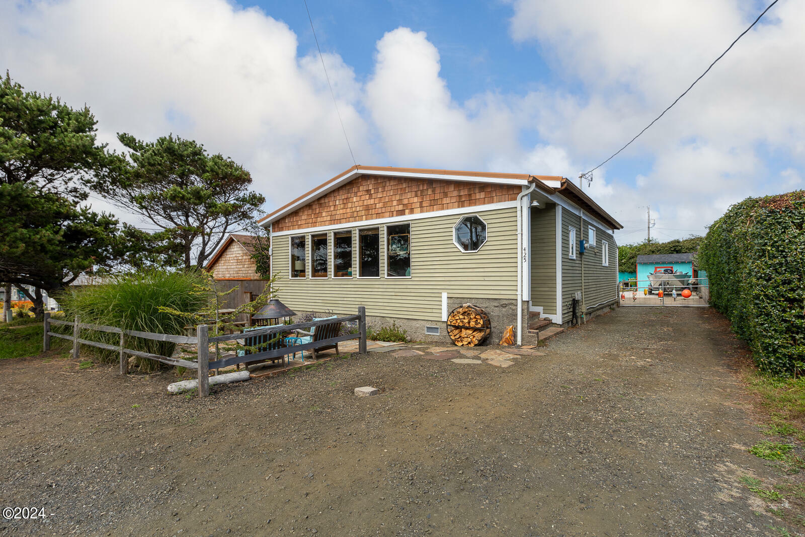 425 Marine Drive  Yachats OR 97498 photo