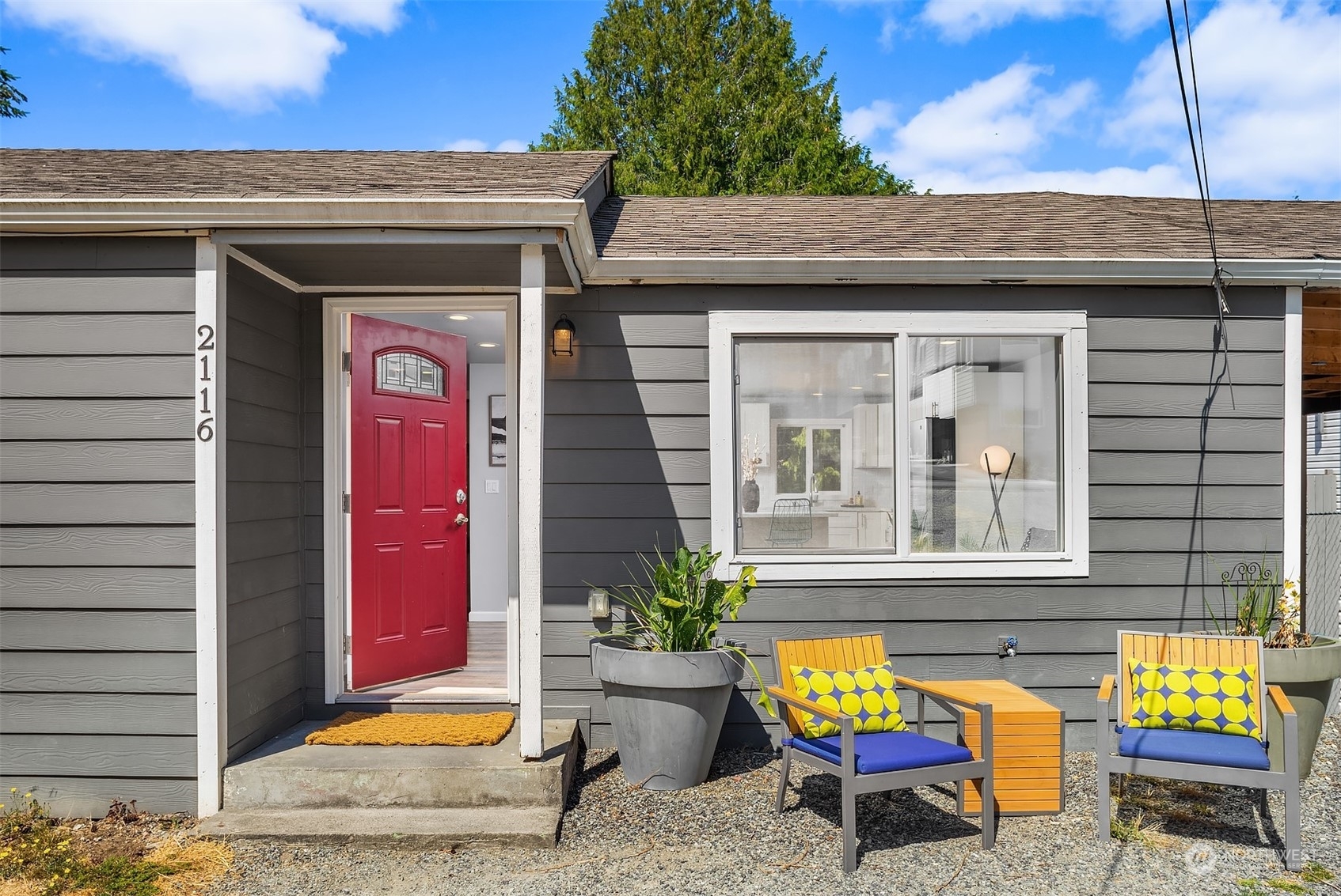 Property Photo:  2116 N 148th Street  WA 98133 