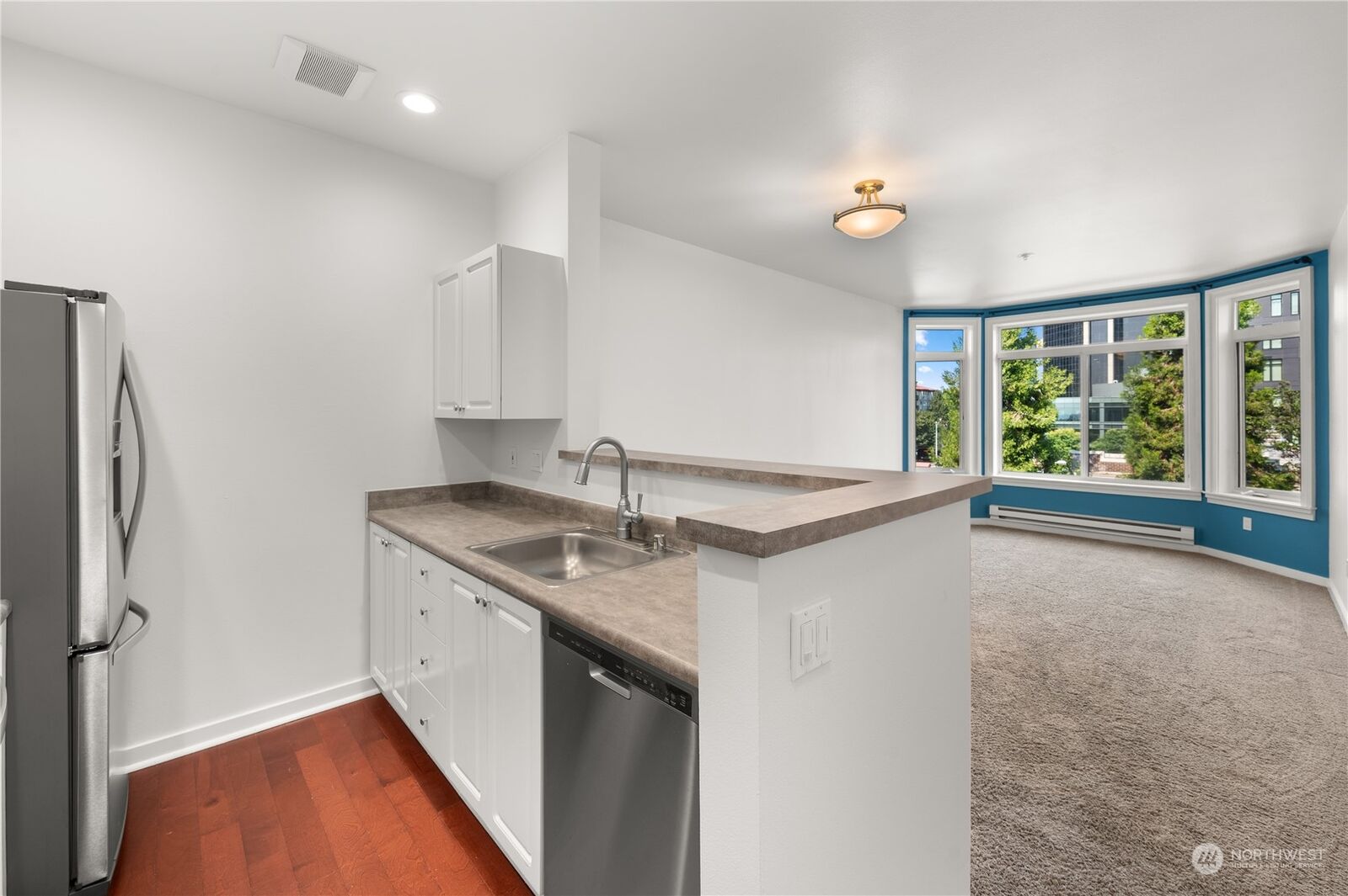 Property Photo:  2415 2nd Avenue 537  WA 98121 