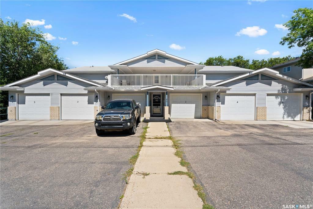 Property Photo:  40 18th Street W 4  SK S6V 3Z7 