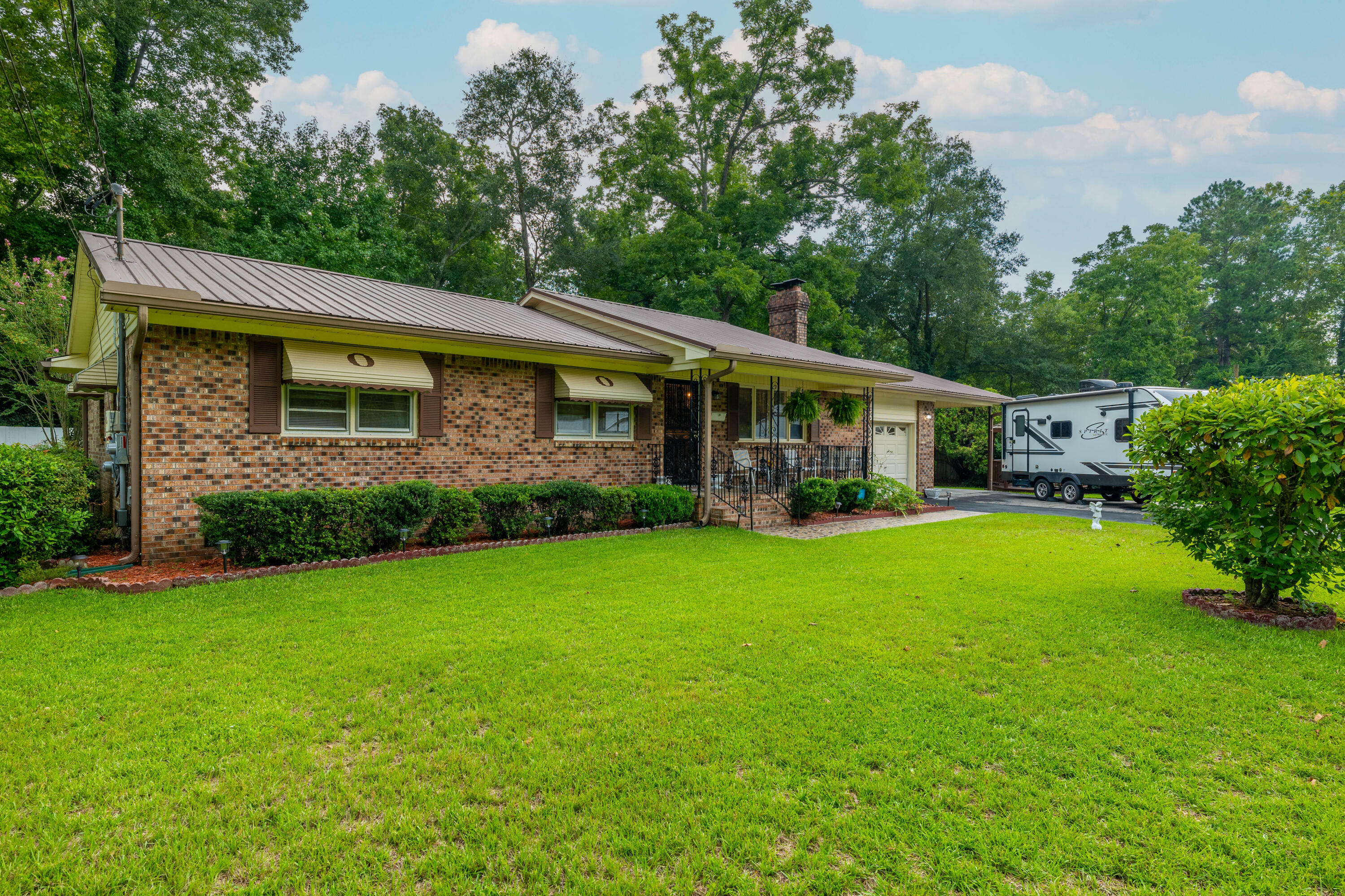 Property Photo:  206 Roosevelt Street  SC 29477 