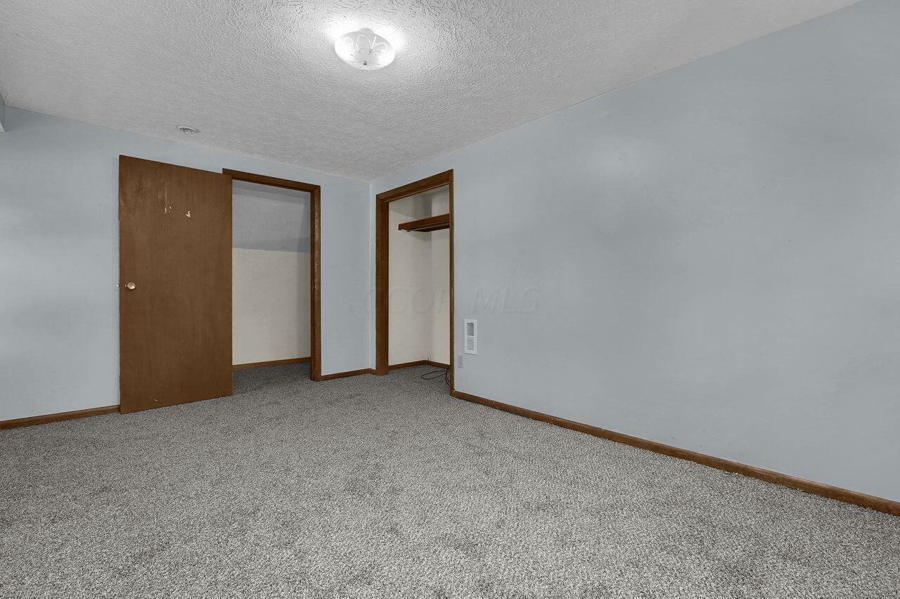 Property Photo:  1610 Cedar Hill Road  OH 43130 