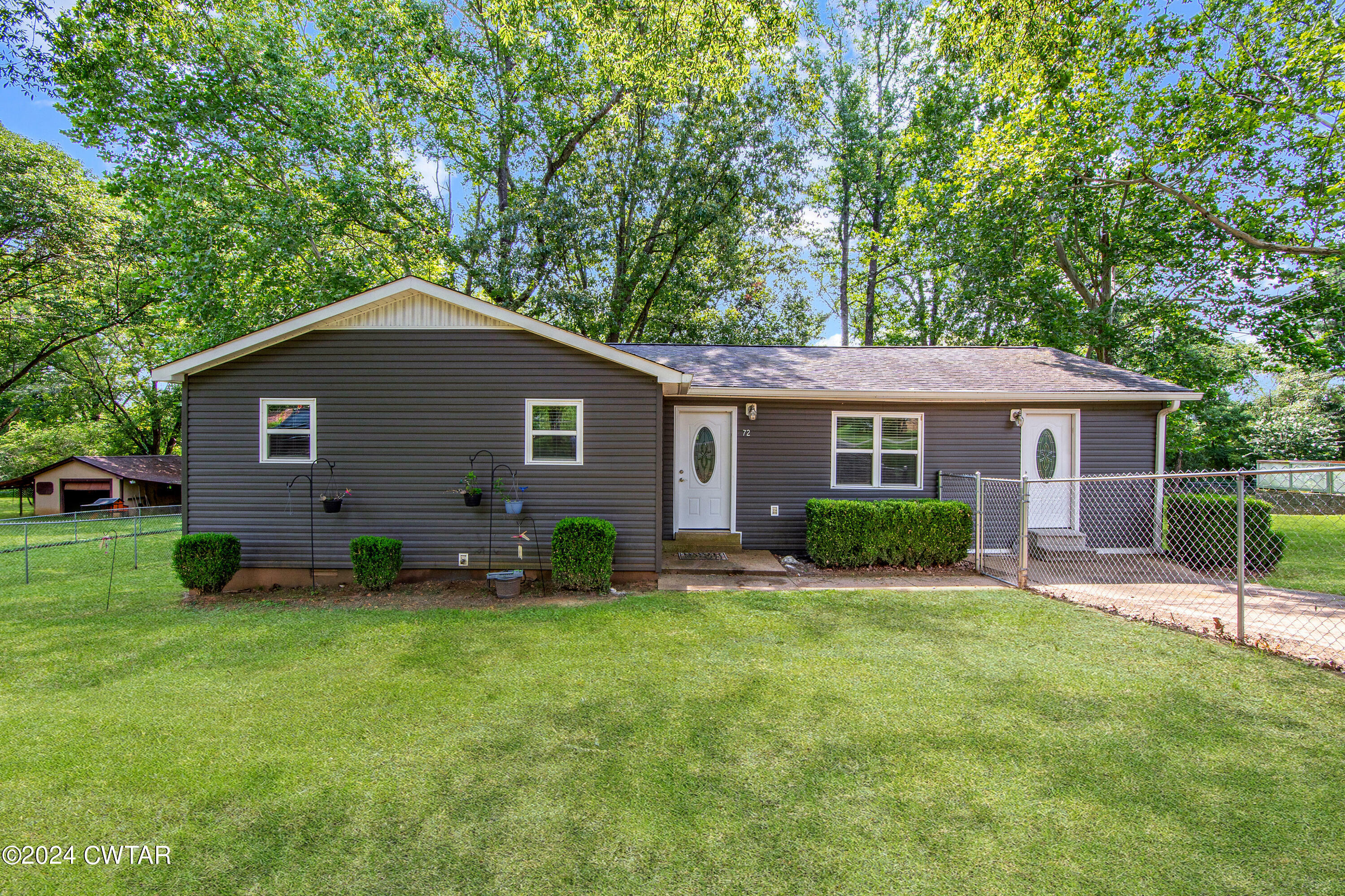 Property Photo:  72 Edgehill Drive  TN 38301 