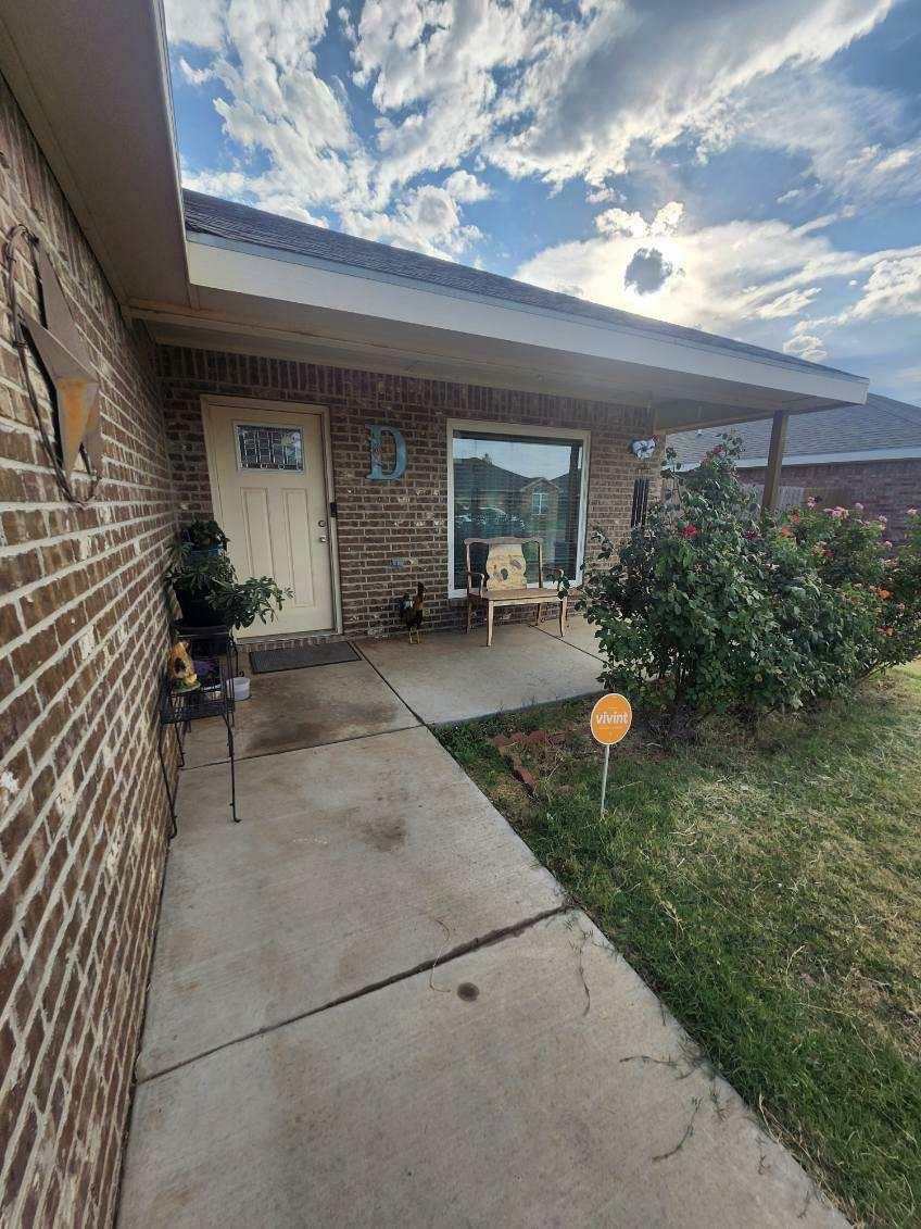 Property Photo:  8809 10th Place 8809  TX 79416 