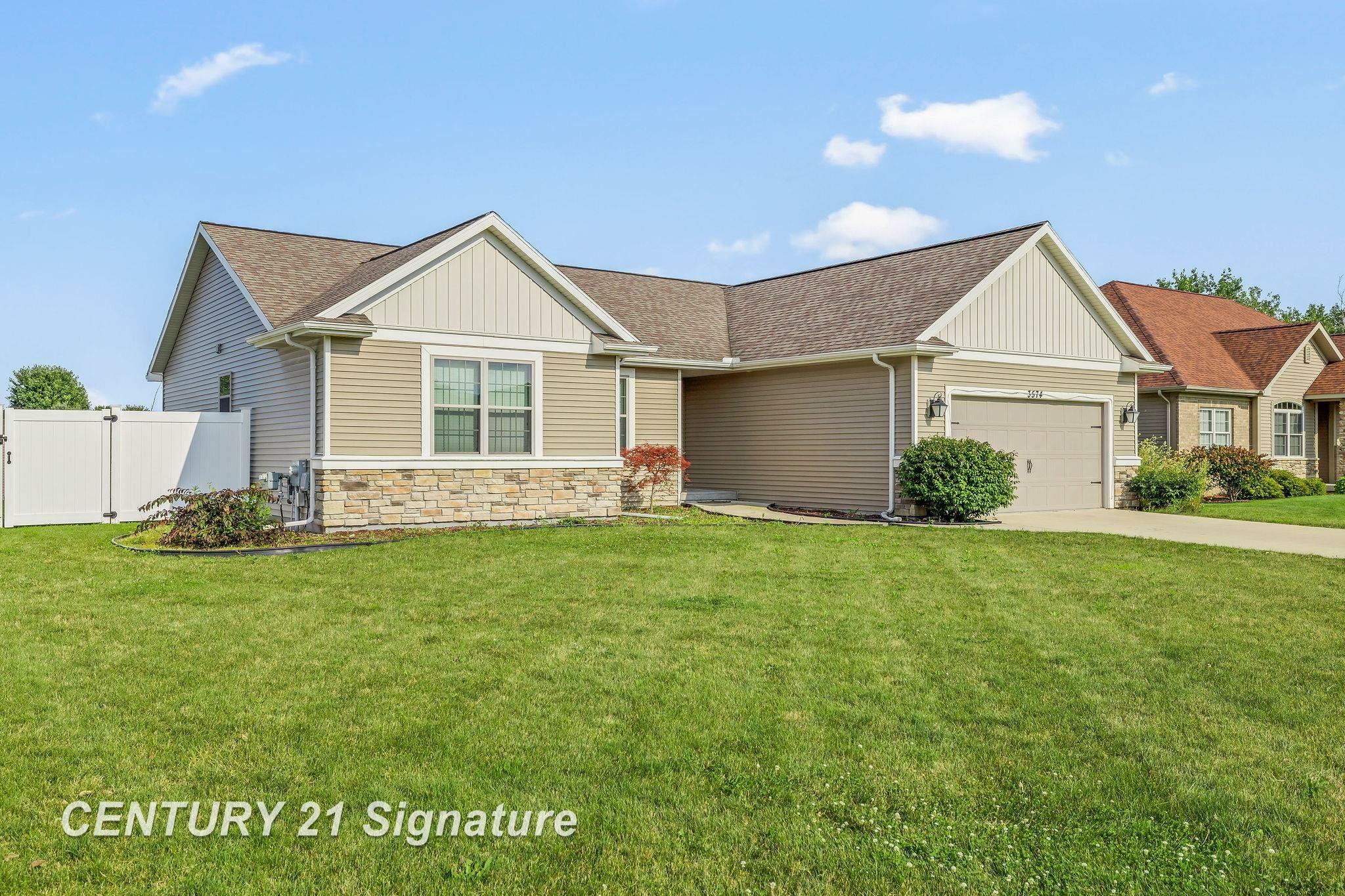 Property Photo:  3574 Lamplighter Drive  MI 48603 