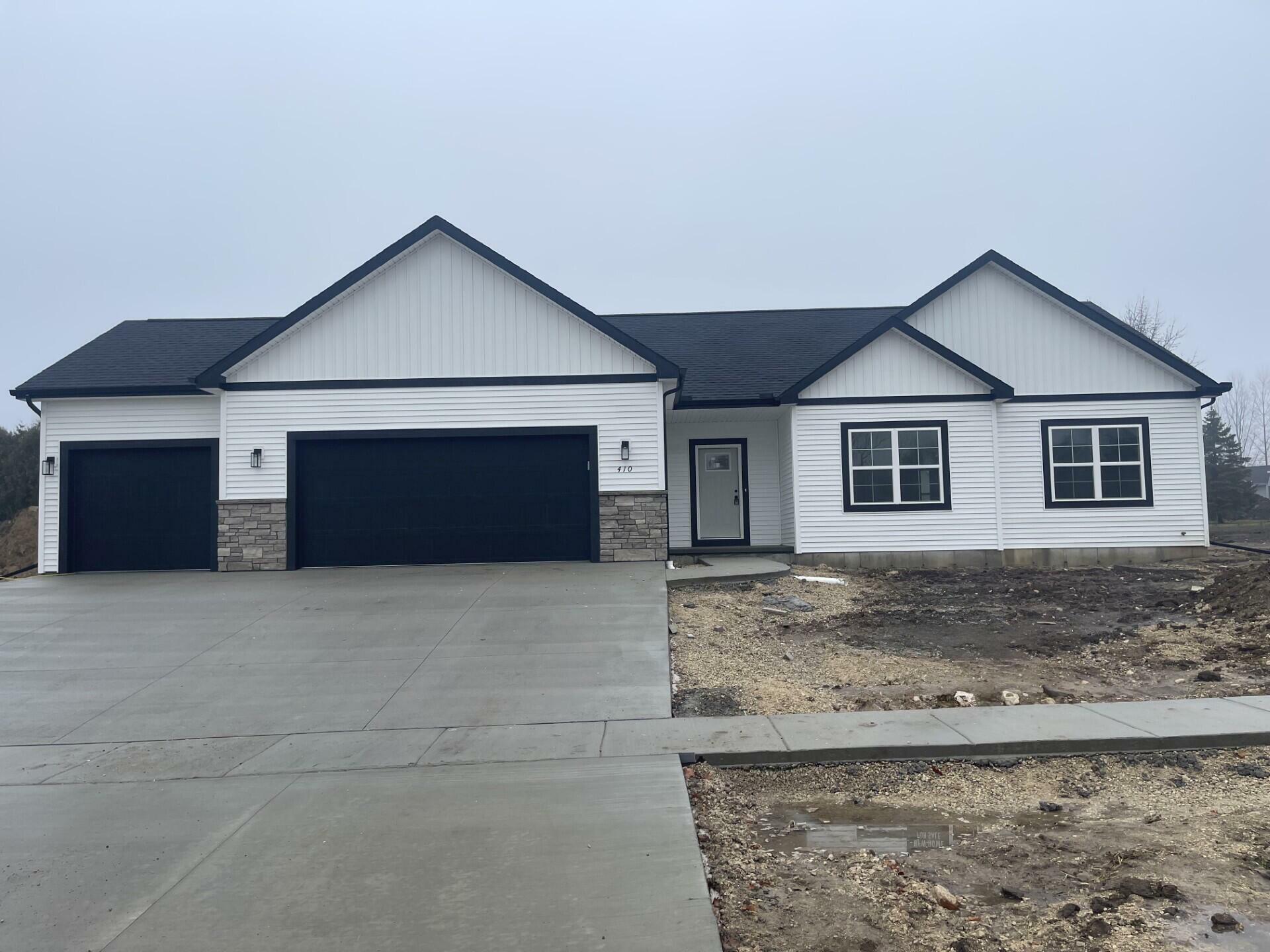 410 Valley Dr  Theresa WI 53091 photo