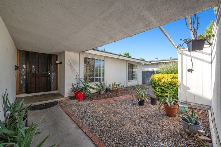 Property Photo: 26849 Las Mananitas Drive CA 91354